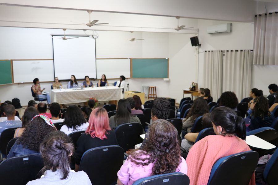 debate e publico presente