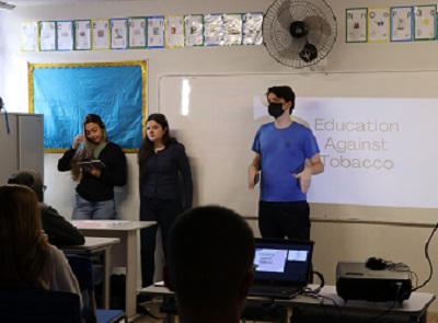 estudantes de medicina durante palestra