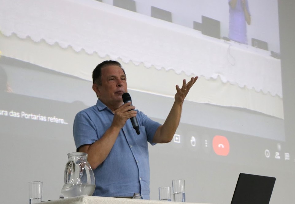 Gentileza solicitar descrição da imagem