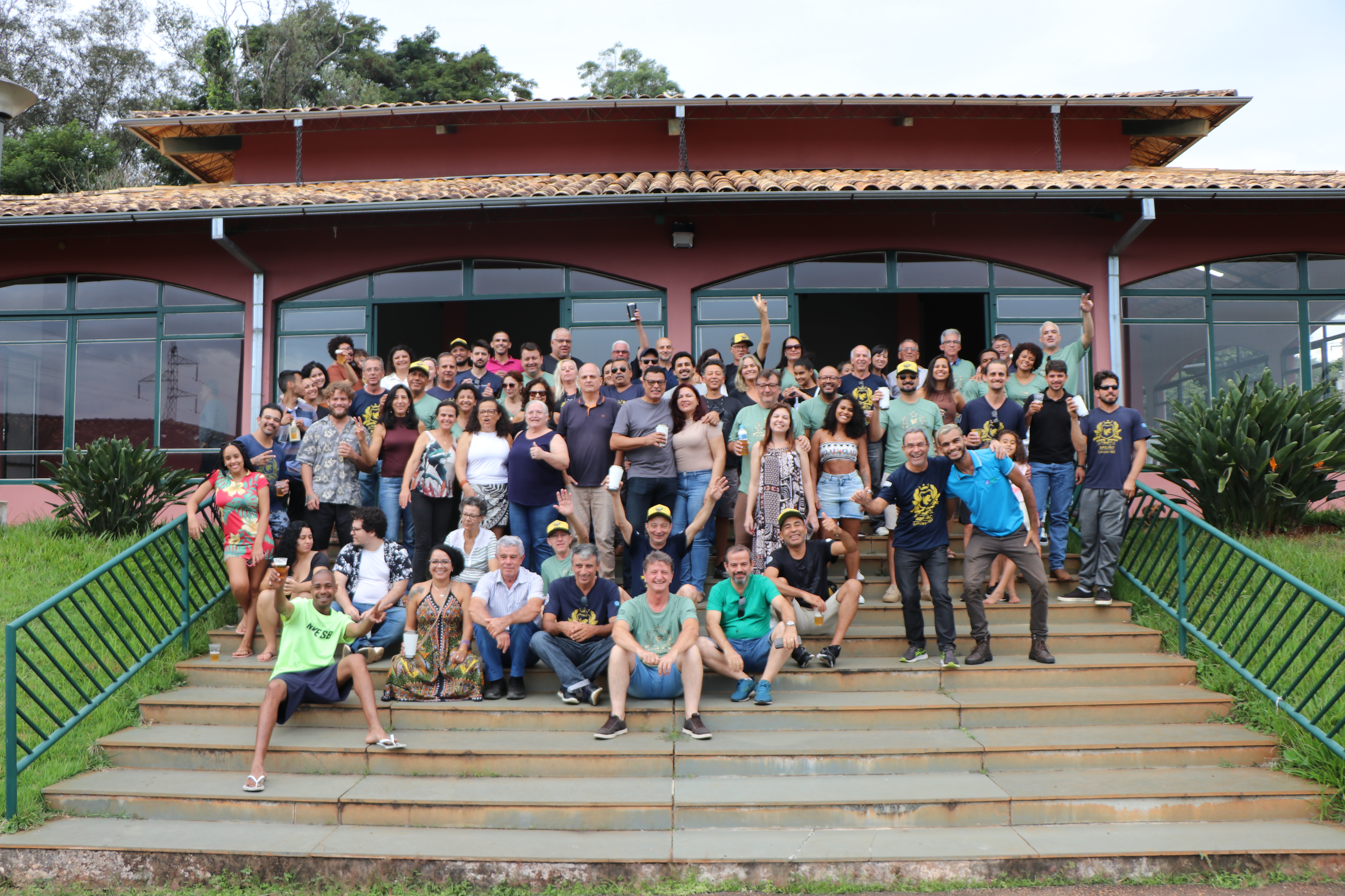 Gentileza solicitar descrição da imagem