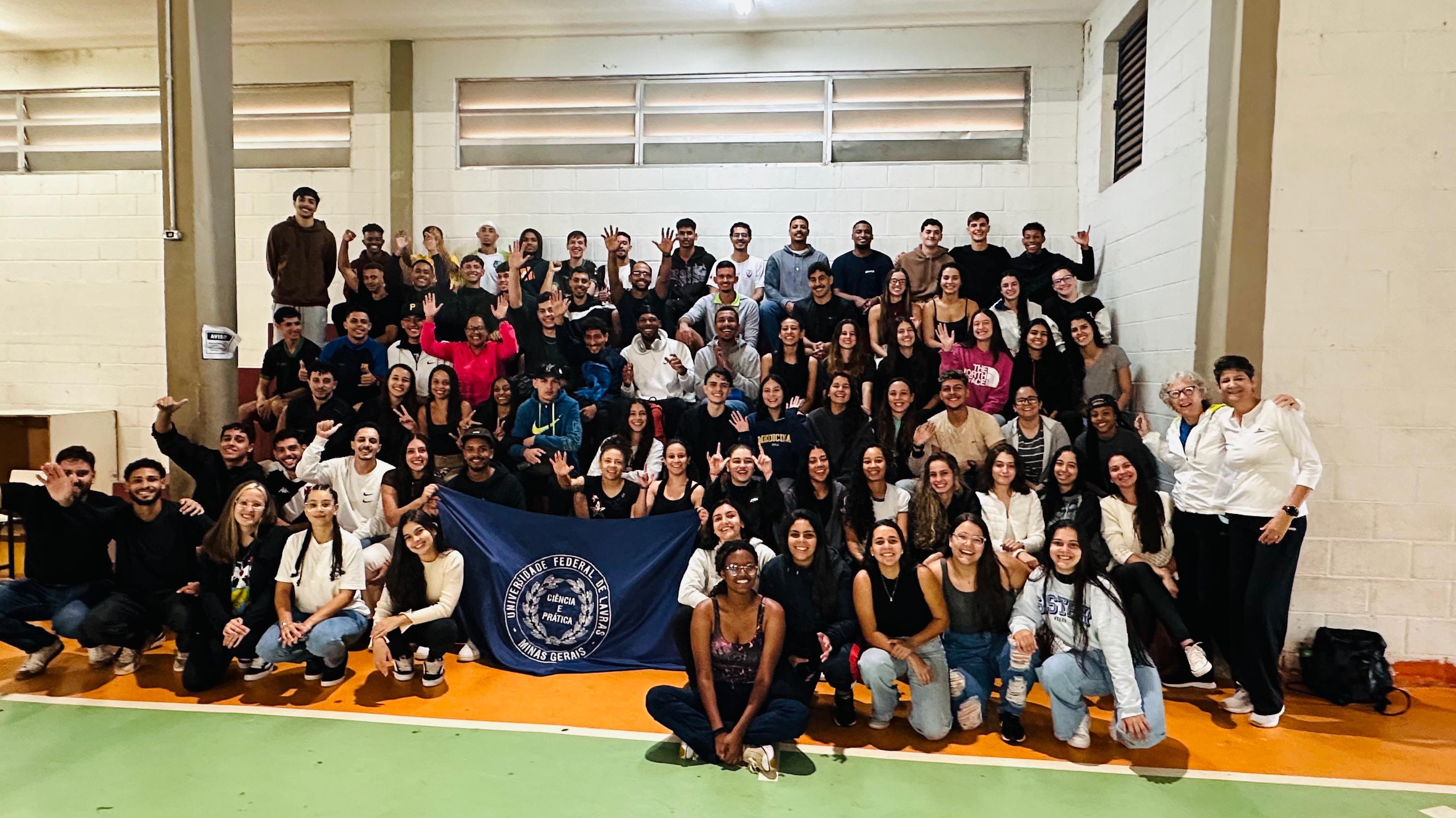 Gentileza solicitar descrição da imagem