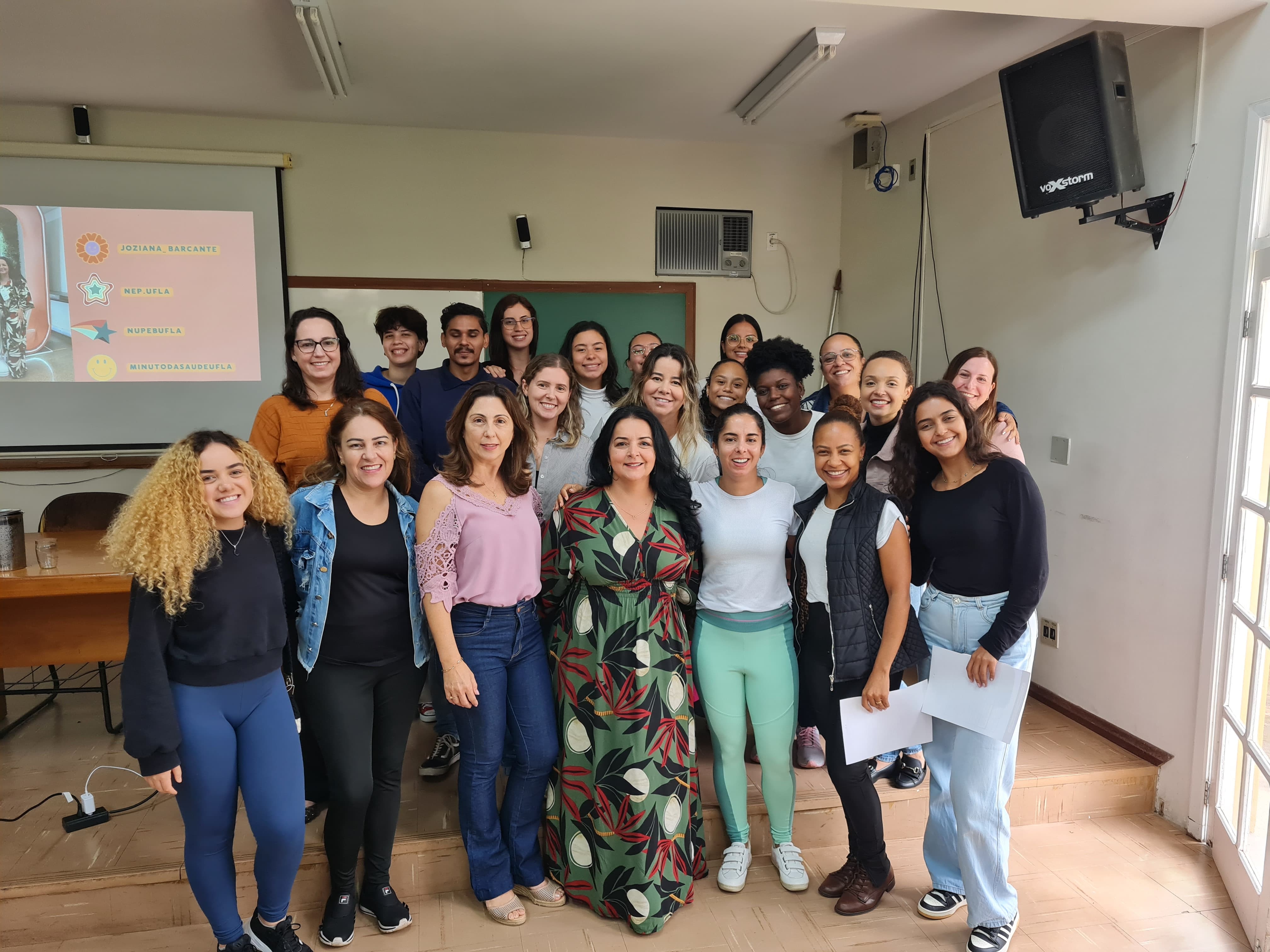 Gentileza solicitar descrição da imagem