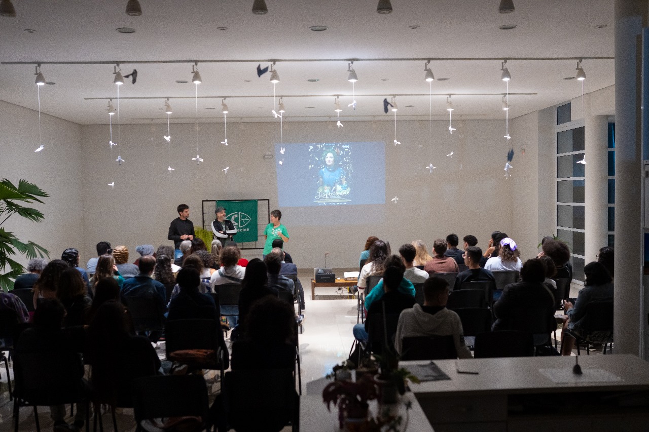 Gentileza solicitar descrição da imagem