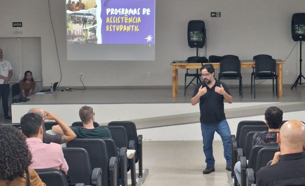 Gentileza solicitar descrição da imagem