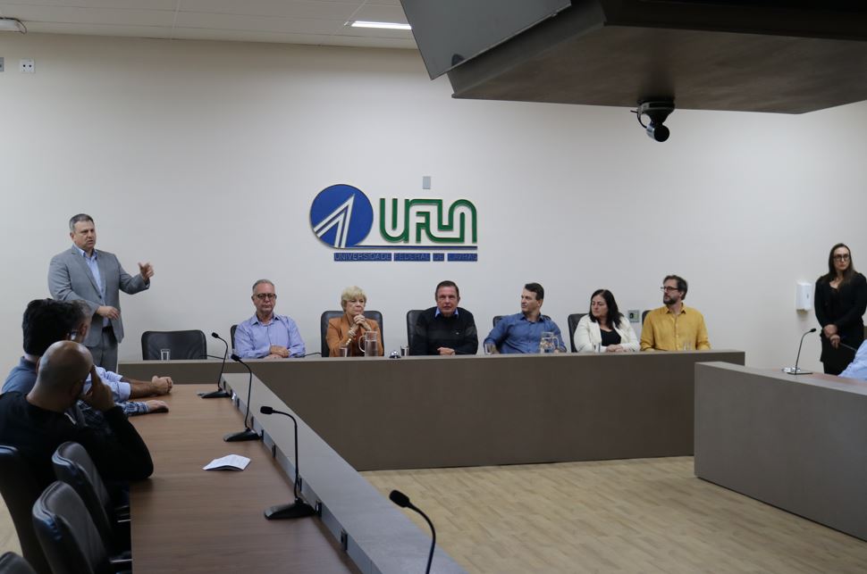 Gentileza solicitar descrição da imagem