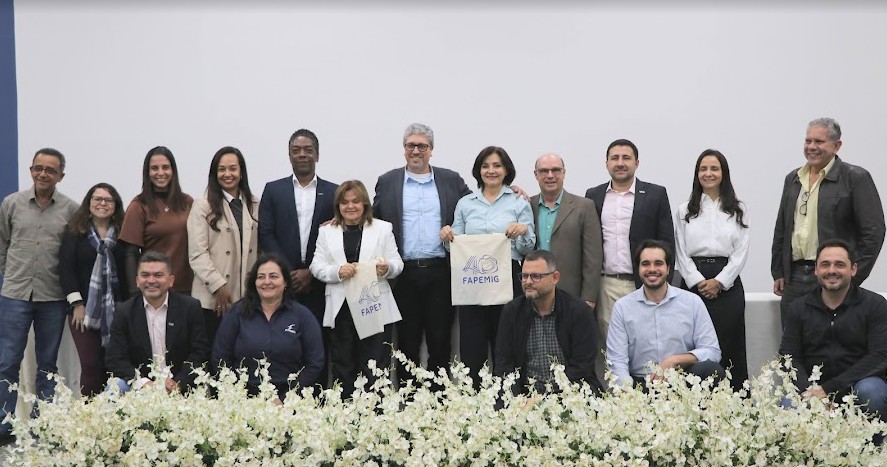 Gentileza solicitar descrição da imagem