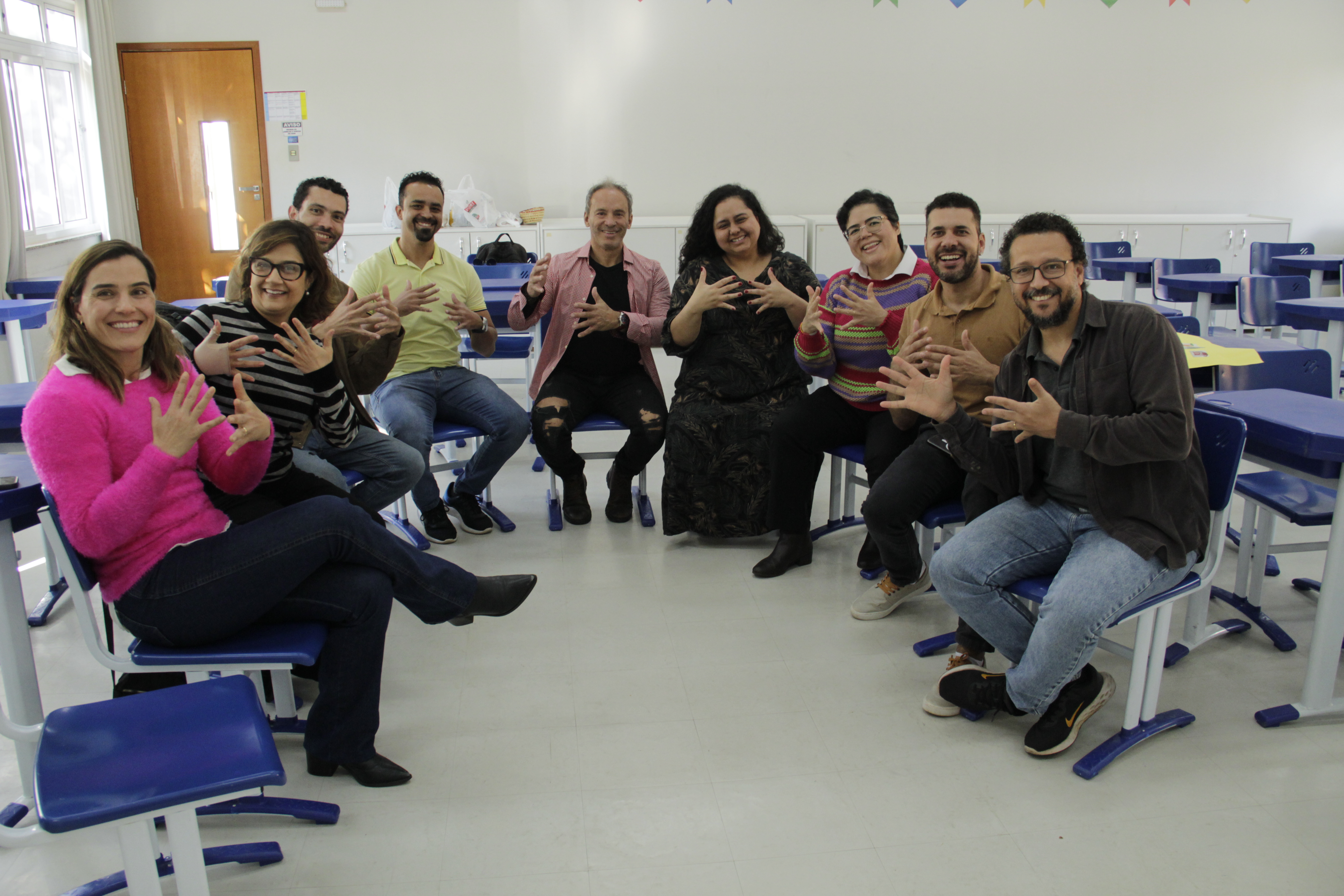 Gentileza solicitar descrição da imagem