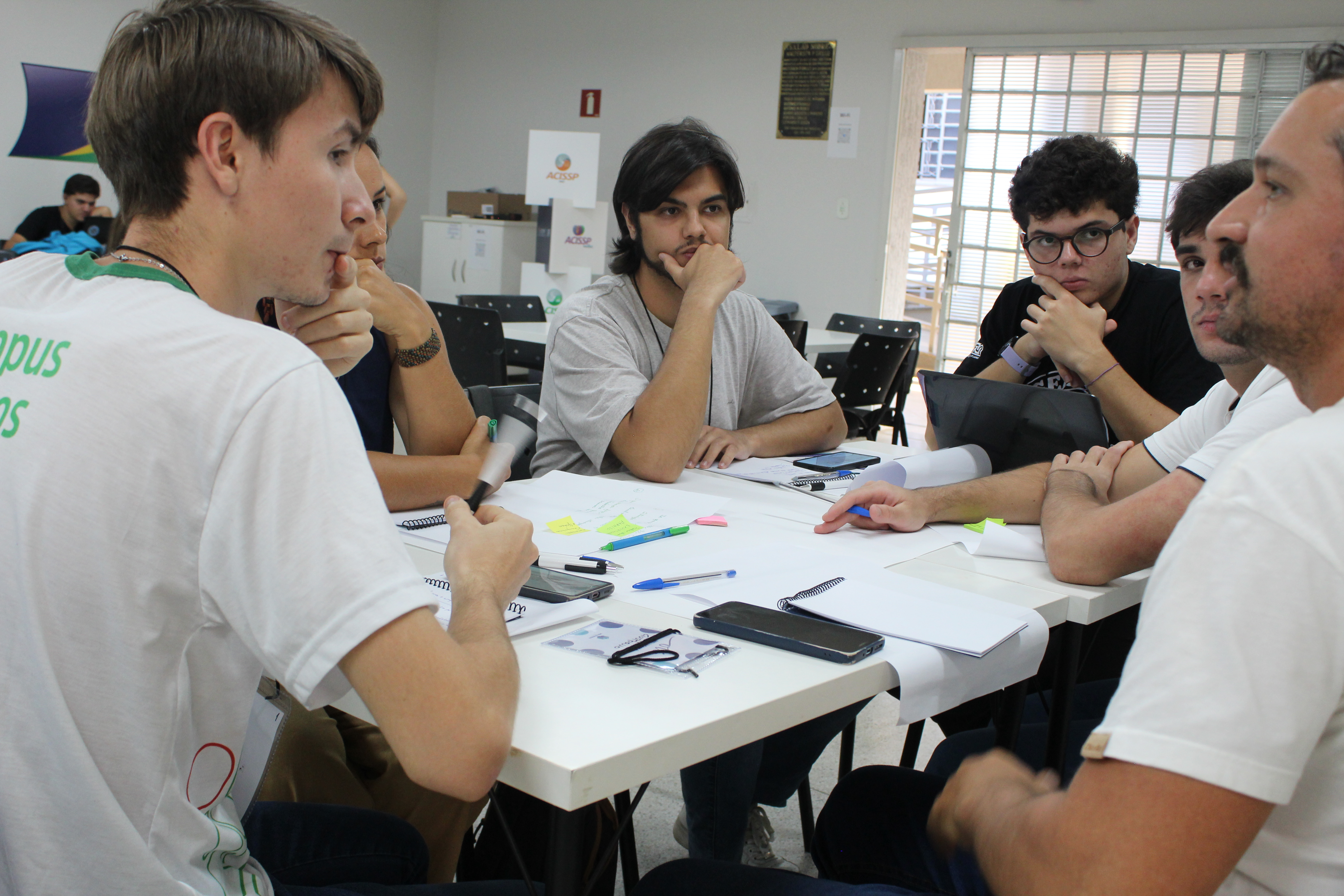 Gentileza solicitar descrição da imagem