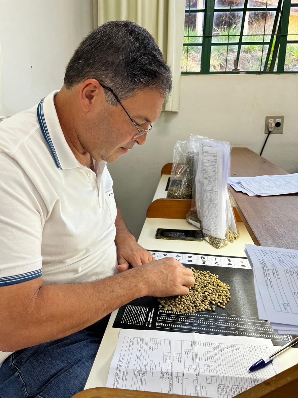 Gentileza solicitar descrição da imagem