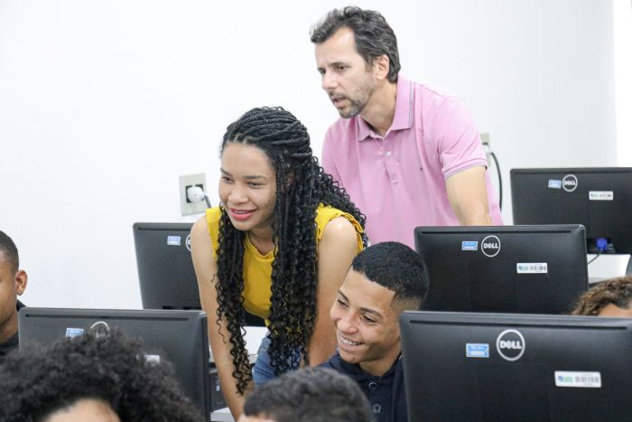 Gentileza solicitar descrição da imagem