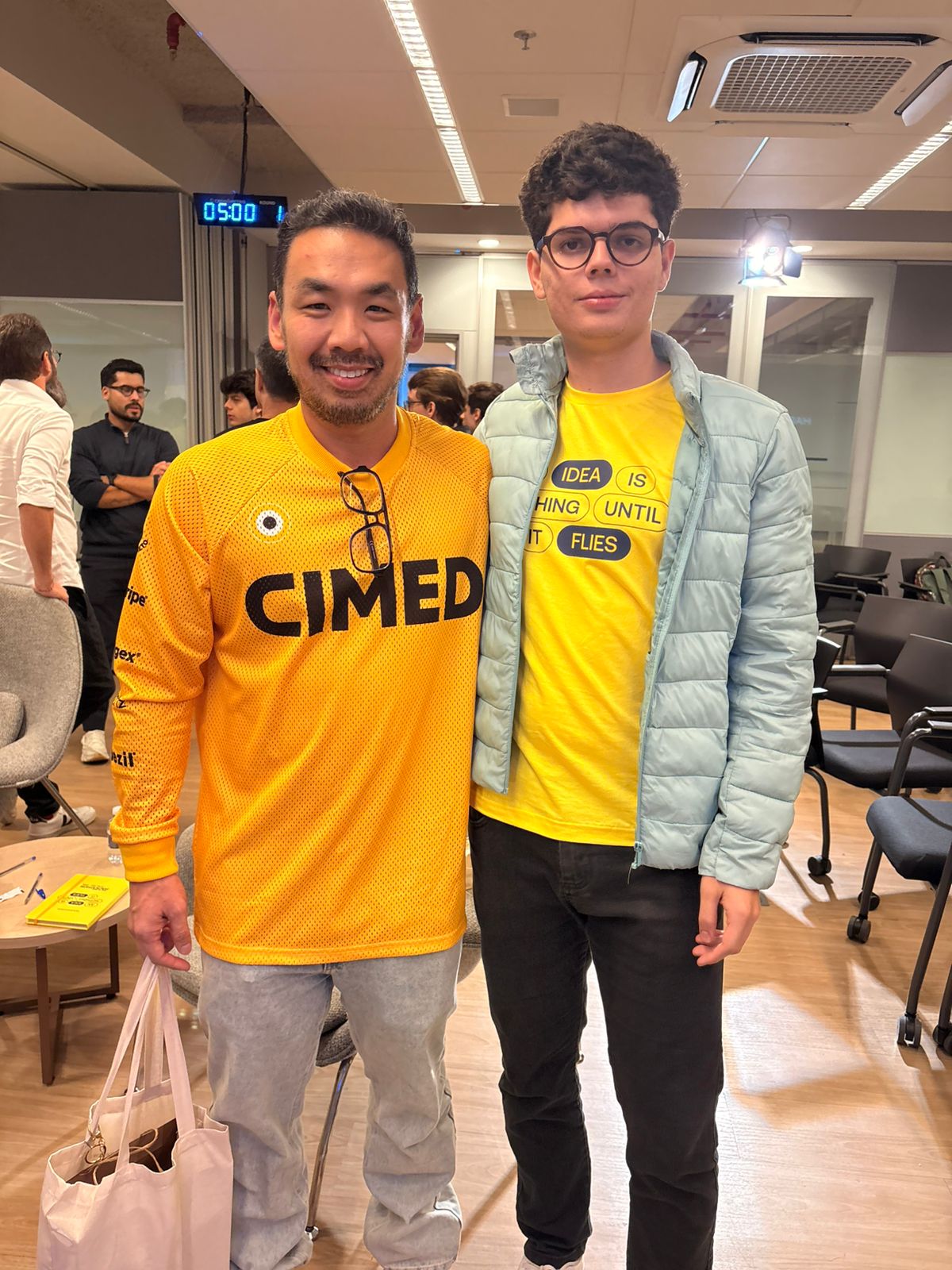 Gentileza solicitar descri&ccedil;&atilde;o da imagem