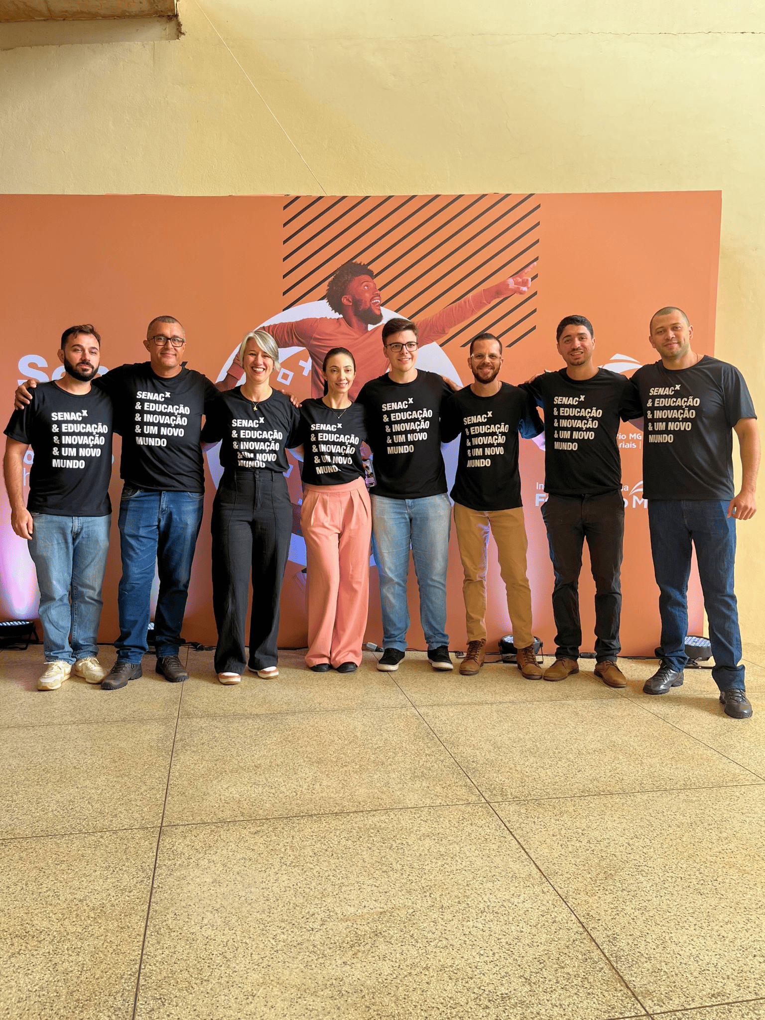 Gentileza solicitar descrição da imagem