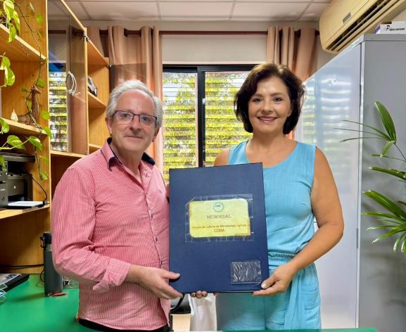 Presidente da World Federation for Culture Collections, professor Nelson Lima, visita a UFLA e conhece centro de coleções 