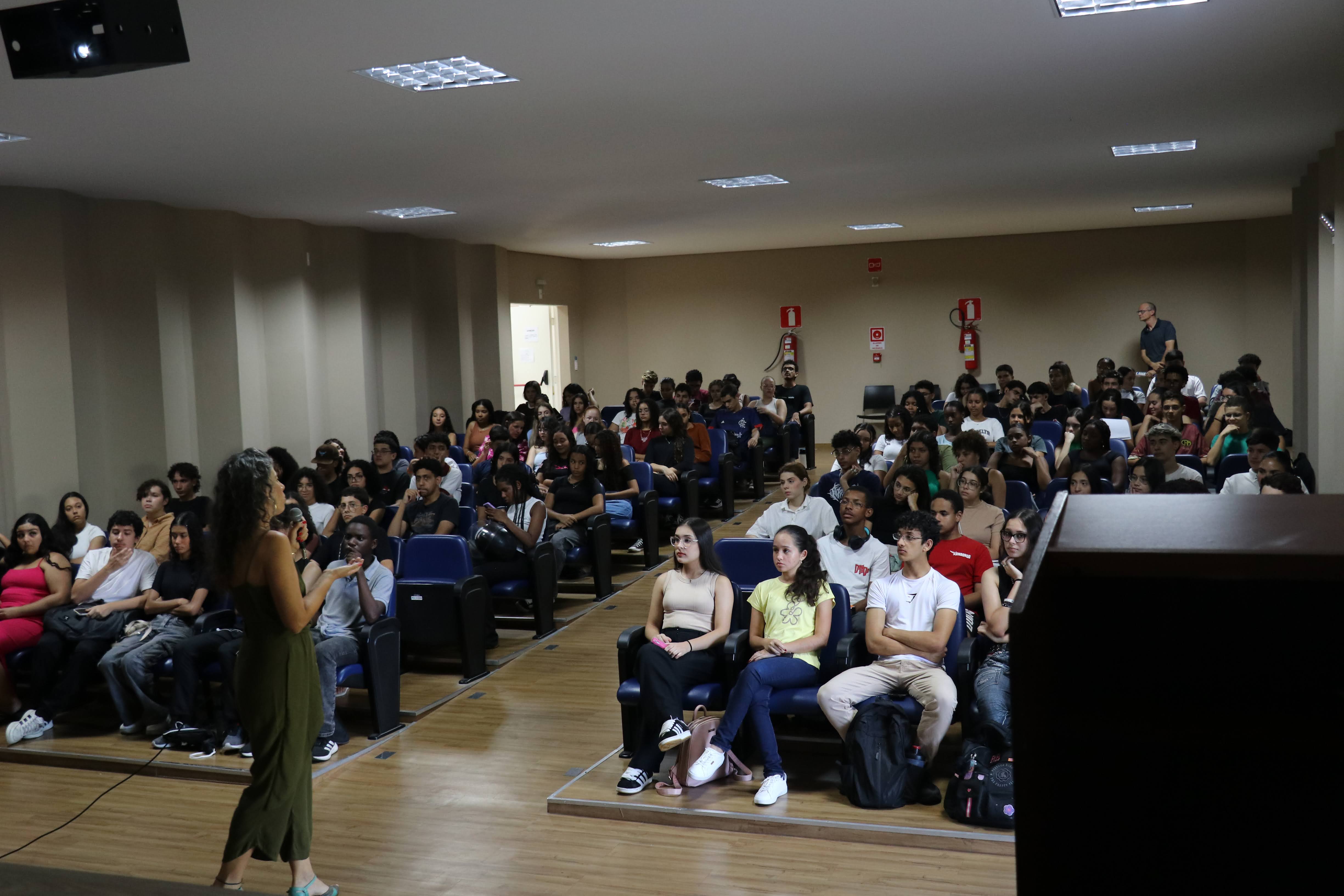 Gentileza solicitar descri&ccedil;&atilde;o da imagem