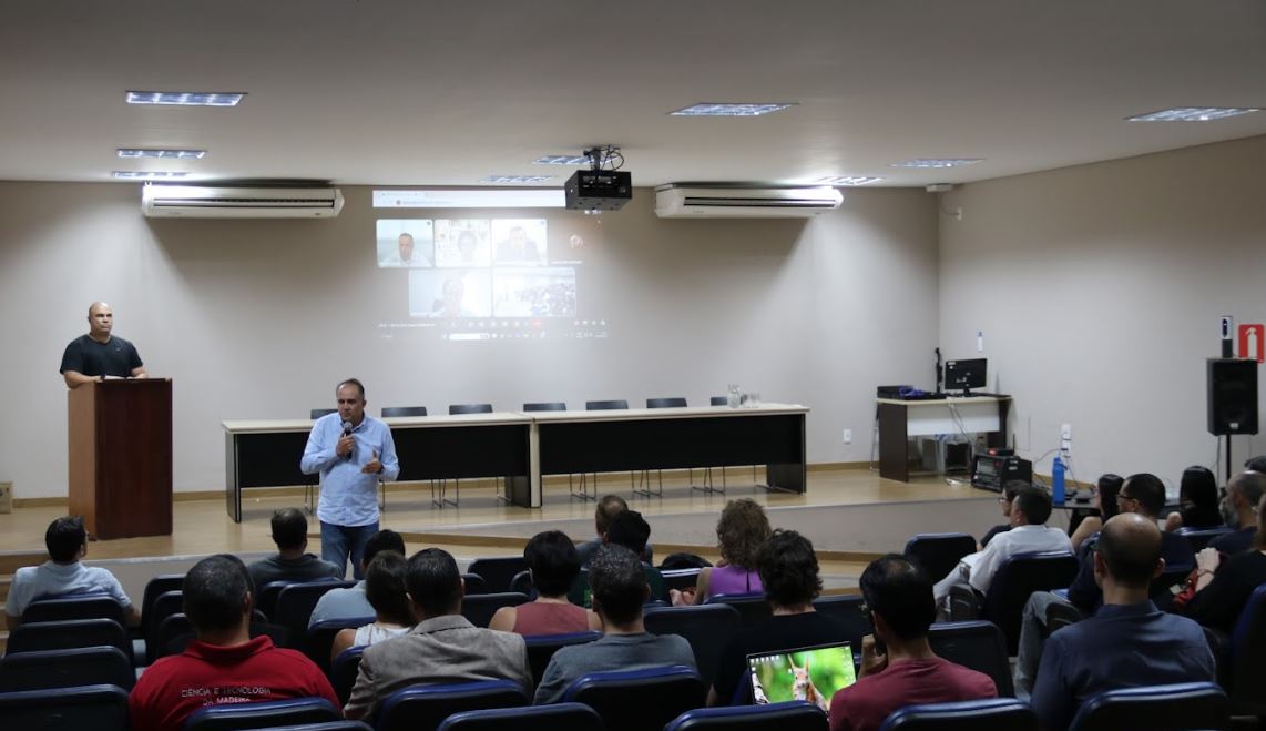 UFLA inicia nova fase da internacionalização da pós-graduação com lançamento do programa Capes Global