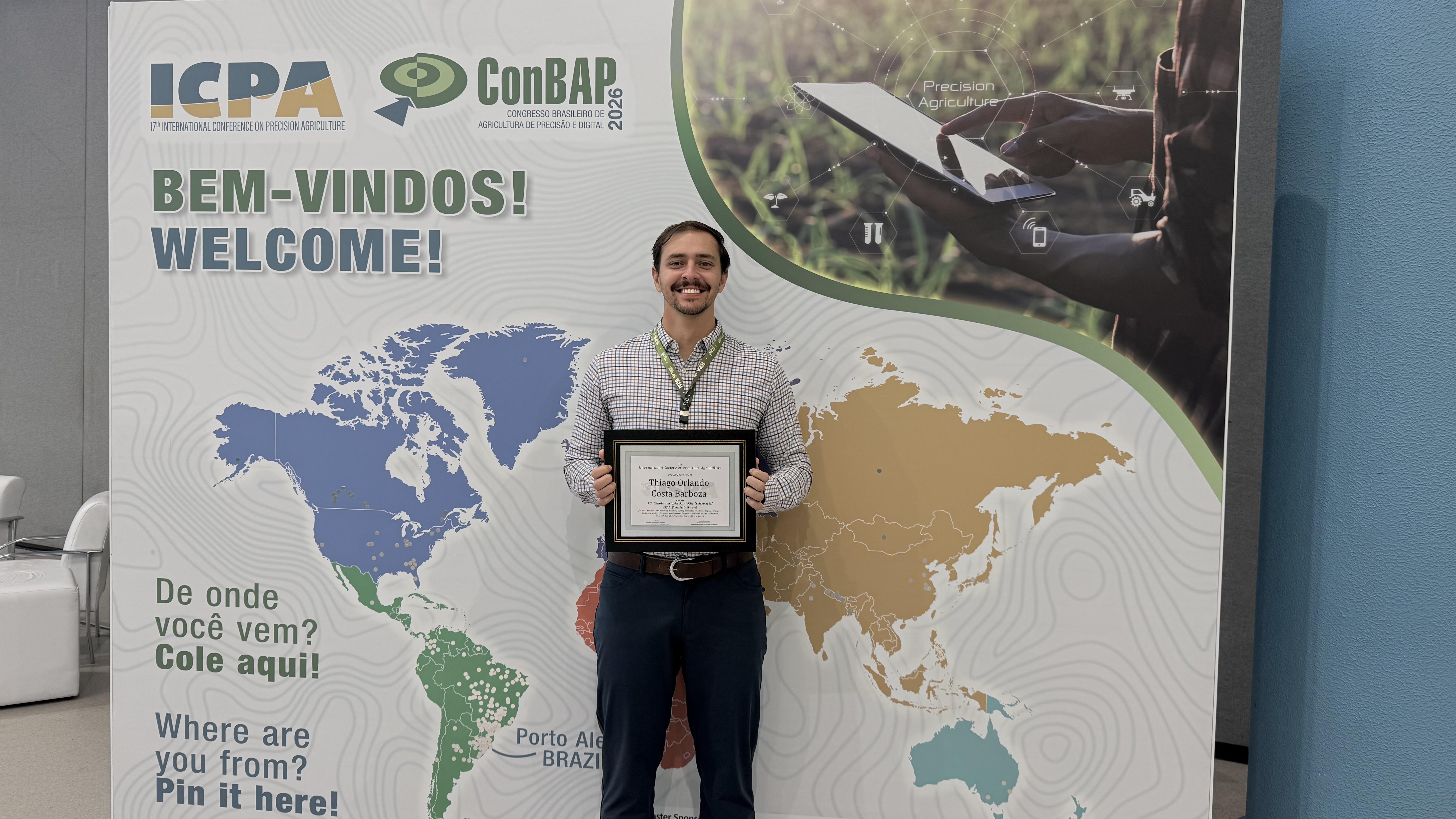 Estudante da UFLA recebe prêmio internacional por destaque em agricultura de precisão