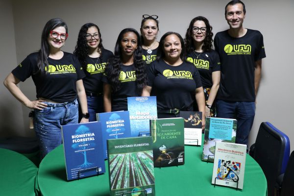 Editora UFLA apresenta novos livros à comunidade