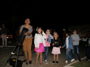 Evento da Física consolida as noites de sábado da UFLA com uma “Festa das Estrelas”