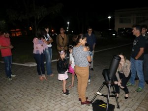 Evento da Física consolida as noites de sábado da UFLA com uma “Festa das Estrelas”