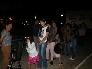 Evento da Física consolida as noites de sábado da UFLA com uma “Festa das Estrelas”