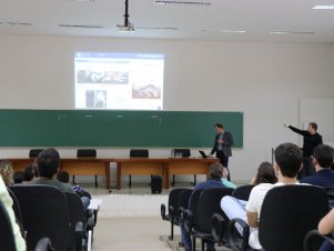 UFLA recebe visita de professor italiano referência mundial em criação de vacas leiteiras