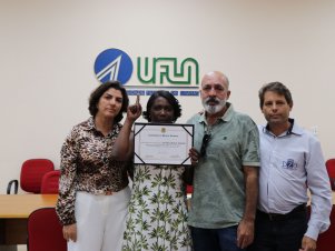 Colação de grau especial homenageia ex-aluna do curso de Zootecnia