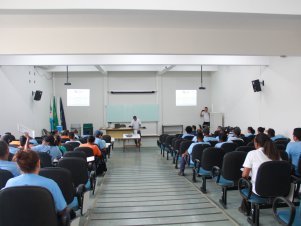 Diretoria de Meio Ambiente da UFLA promove treinamento para funcionários terceirizados 