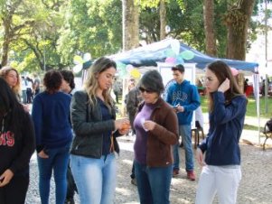 Peti Ambiental da Ufla realizou ação na Praça Dr. Augusto Silva