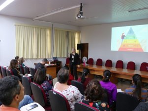 Mesa Redonda com o tema 