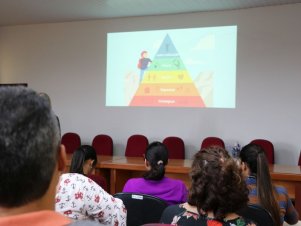 Mesa Redonda com o tema 