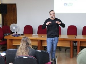 Mesa Redonda com o tema 