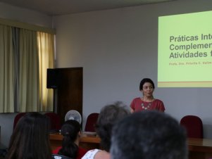 Mesa Redonda com o tema 