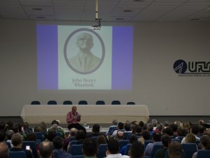 'Aula da Saudade' ministrada pelo professor emérito Alfredo Scheid Lopes encerrou as comemorações de 111 anos da UFLA