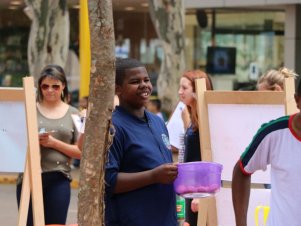 Feira agroecológica na UFLA recebe estudantes de Escola Estadual de Lavras