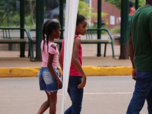 Feira agroecológica na UFLA recebe estudantes de Escola Estadual de Lavras