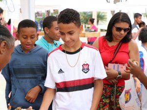 Feira agroecológica na UFLA recebe estudantes de Escola Estadual de Lavras