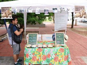 Feira agroecológica na UFLA recebe estudantes de Escola Estadual de Lavras