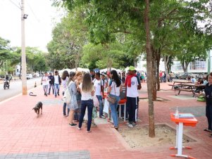 Feira agroecológica na UFLA recebe estudantes de Escola Estadual de Lavras