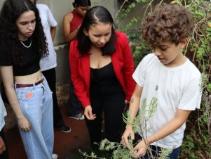 Estudantes do Cedet nas oficinas do projeto EduCom Ciência 